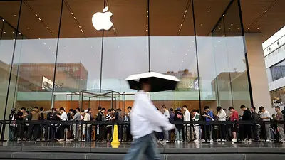 China estudia investigar las prácticas de Apple en la tienda de aplicaciones, según Bloomberg China estudia investigar las prácticas de Apple en la tienda de aplicaciones, según Bloomberg