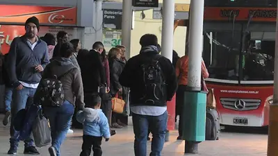 El Gobierno eliminó un control de permisos para que niños salgan del país: "Irresponsable" El Gobierno eliminó un control de permisos para que niños salgan del país: "Irresponsable"
