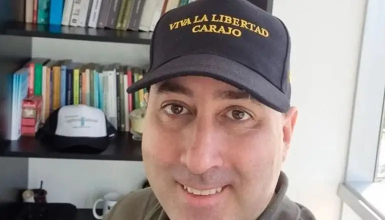 Asesor de Milei reveló lo que piensa sobre los católicos: "Pedófilos"