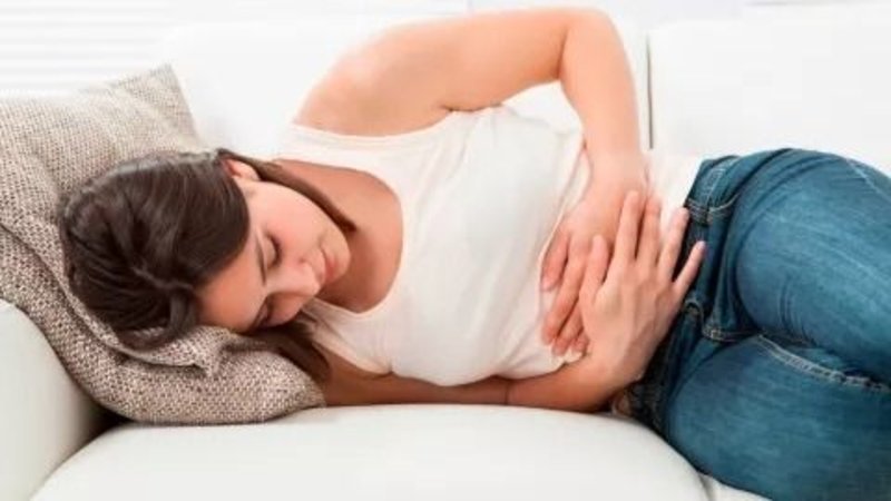 Mujer con gastroenteritis o gastroenterocolitis.