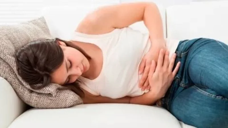 Mujer con gastroenteritis o gastroenterocolitis.