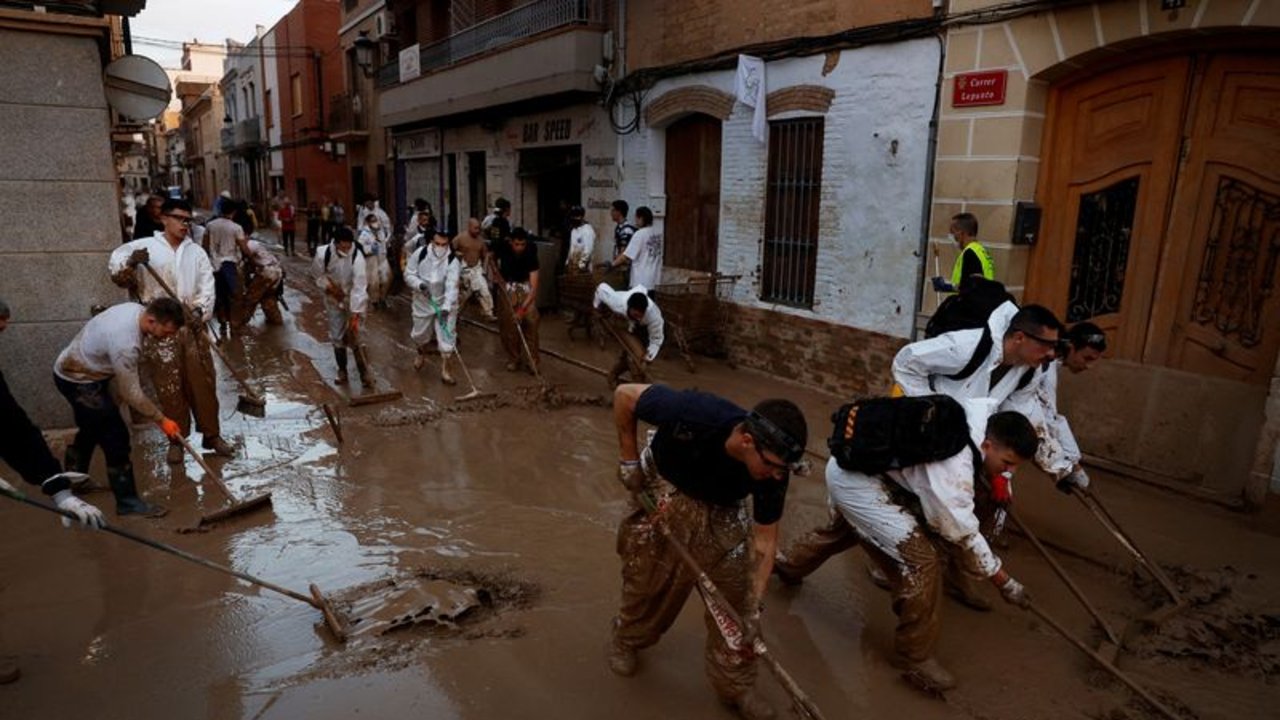 Las inundaciones de Valencia impulsan una carrera por los fondos para aumentar la resistencia climática de España