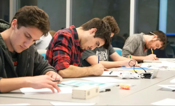 Los jóvenes desconfían de las instituciones y cuestionan a los partidos | Encuestas