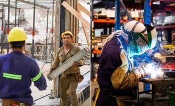 Actividad económica: volvió a caer en mayo pese al aumento del sector financiero  | Actividad económica