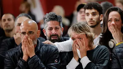 Hamás libera a tres rehenes, Israel comienza a liberar palestinos Hamás libera a tres rehenes, Israel comienza a liberar palestinos