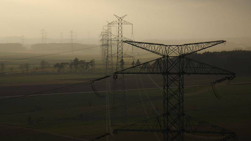 Los países bálticos cortan sus lazos con la red eléctrica rusa y se preparan para conectarse a la UE
