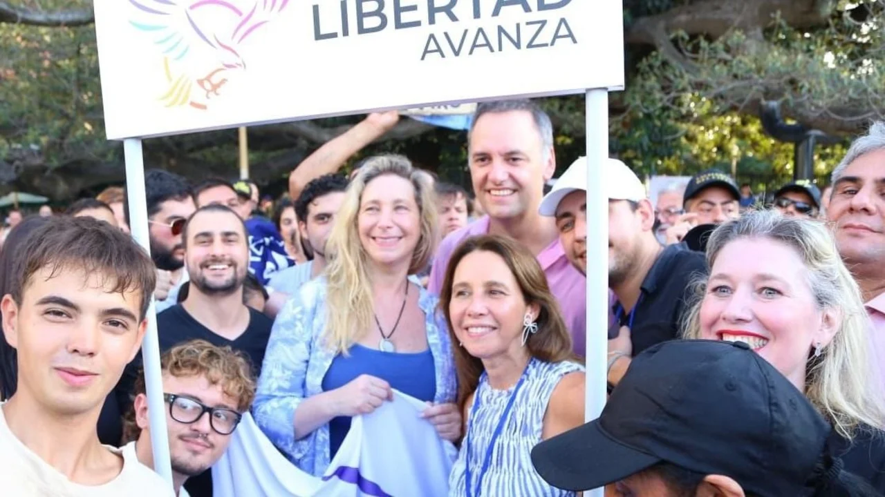Karina Milei volvió a desafiar a Macri: recorrida por CABA con Adorni