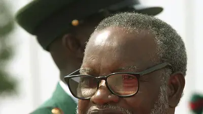 Sam Nujoma, "padre fundador" de Namibia, fallece a los 95 años Sam Nujoma, "padre fundador" de Namibia, fallece a los 95 años