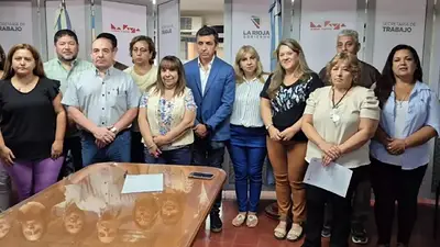 Paritarias docentes en La Rioja: el Gobierno acordó un incremento del 18% al básico y un plus al incentivo docente Paritarias docentes en La Rioja: el Gobierno acordó un incremento del 18% al básico y un plus al incentivo docente