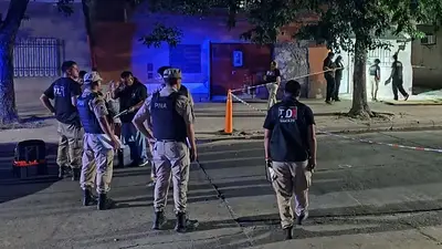 Violencia sin fin en Rosario: estaba por comprar en un kiosco y sicarios lo acribillaron de 12 tiros Violencia sin fin en Rosario: estaba por comprar en un kiosco y sicarios lo acribillaron de 12 tiros