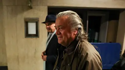 Steve Bannon, exasesor de Trump, se declara culpable en caso de fraude por muro fronterizo Steve Bannon, exasesor de Trump, se declara culpable en caso de fraude por muro fronterizo