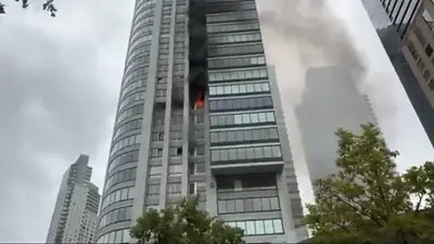 Incendio en un piso 11 en una torre de Puerto Madero: se controló el fuego y el SAME y bomberos evacuaron a 100 vecinos Incendio en un piso 11 en una torre de Puerto Madero: se controló el fuego y el SAME y bomberos evacuaron a 100 vecinos
