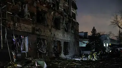 El ataque ruso con misiles contra Kiev mata a una persona y provoca incendios, según Ucrania El ataque ruso con misiles contra Kiev mata a una persona y provoca incendios, según Ucrania