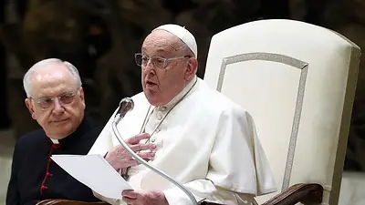 El papa Francisco pasó su segunda noche internado: "Todavía necesito tratamiento para mi bronquitis" El papa Francisco pasó su segunda noche internado: "Todavía necesito tratamiento para mi bronquitis"