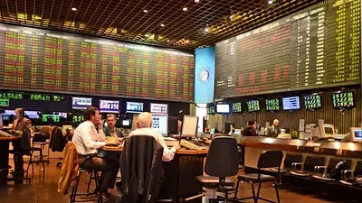 Lunes negro: suben los dólares y caen las acciones argentinas Lunes negro: suben los dólares y caen las acciones argentinas