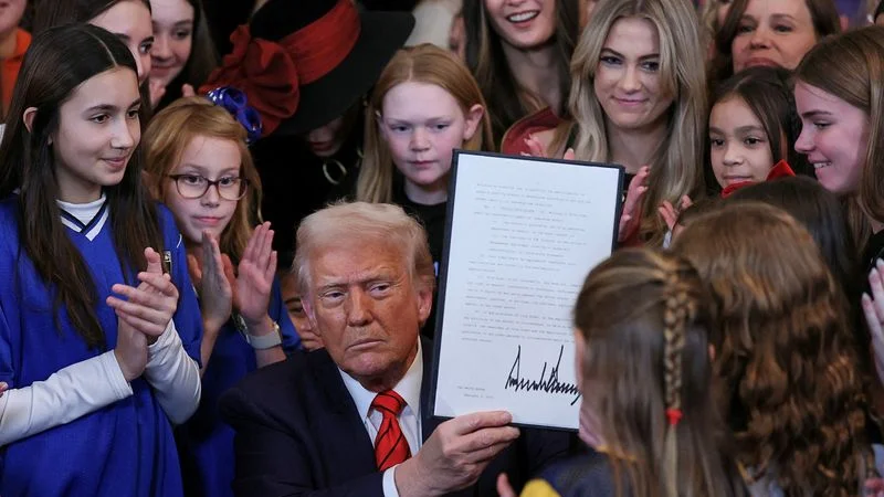 Chicas transgénero desafían prohibición de Trump que les impide competir en deportes femeninos