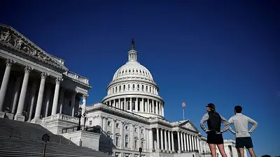 Comienzan despidos masivos de empleados mientras Trump y Musk purgan el gobierno de EEUU Comienzan despidos masivos de empleados mientras Trump y Musk purgan el gobierno de EEUU