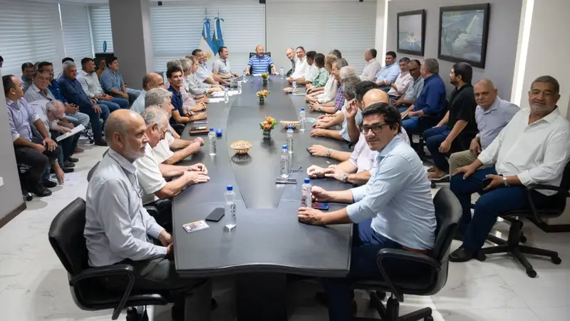 Crisis energética en el norte: Insfrán se reunió con intendentes locales para analizar las políticas de Milei