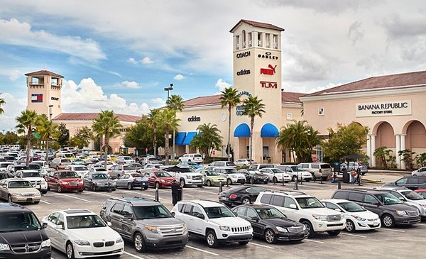 Cuáles son los mejores outlets de Orlando, según la <b>Inteligencia Artificial</b> - El Destape thumbnail