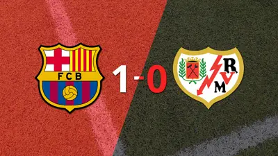 Barcelona derrotó 1-0 a Rayo Vallecano con un gol de penal Barcelona derrotó 1-0 a Rayo Vallecano con un gol de penal
