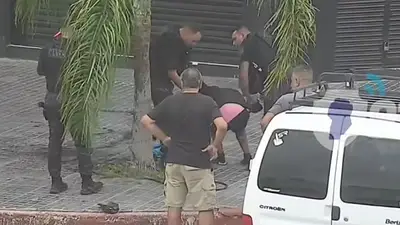 Córdoba: entró a robar a una verdulería, pero los vecinos lo atraparon y ataron a una palmera Córdoba: entró a robar a una verdulería, pero los vecinos lo atraparon y ataron a una palmera