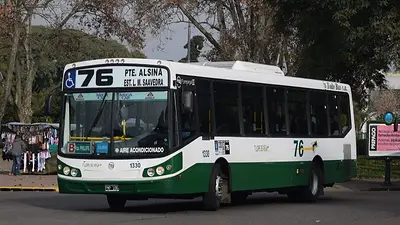 El Gobierno de la Ciudad Autónoma de Buenos Aires realizó un cambio histórico en la línea 76 de colectivos. Por qué la línea 76 ahora es azul y no verde. El Gobierno de la Ciudad Autónoma de Buenos Aires realizó un cambio histórico en la línea 76 de colectivos. Por qué la línea 76 ahora es azul y no verde.