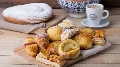 café, facturas, cafeterías, medialunas, vigilantes. café, facturas, cafeterías, medialunas, vigilantes.