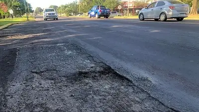 Tras los elogios, ahora Pullaro se le queja a Milei por las rutas: "Vida" Tras los elogios, ahora Pullaro se le queja a Milei por las rutas: "Vida"