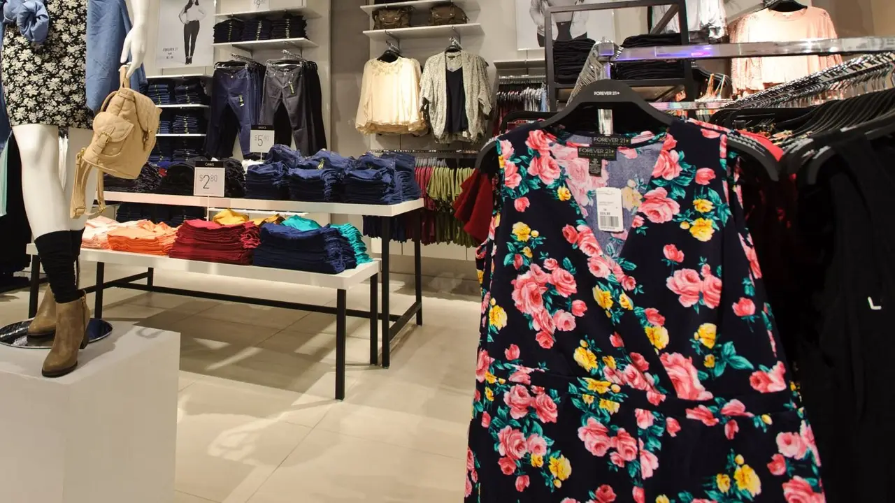 Cierra Forever 21 marca de ropa