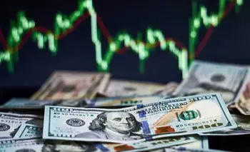 El dólar sube con la mirada puesta en la caída de Milei en las encuestas | Mercados