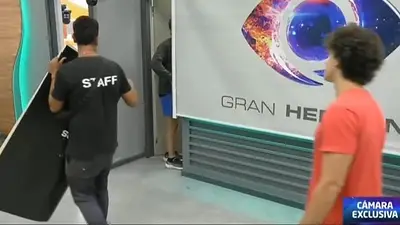 Cómo fue el cruce del participante de Gran Hermano con alguien del staff de Telefe. Cómo fue el cruce del participante de Gran Hermano con alguien del staff de Telefe.