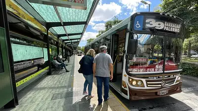 Qué cambio hubo en la línea 39 de colectivos. Por qué todos los colectivos de Buenos Aires cambian su estética. Por qué el colectivo 39 ahora es azul. Qué cambio hubo en la línea 39 de colectivos. Por qué todos los colectivos de Buenos Aires cambian su estética. Por qué el colectivo 39 ahora es azul.