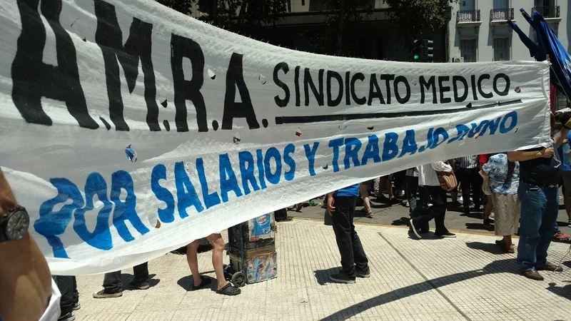 Trabajadores de Salud rechazaron la pobre oferta salarial de Pullaro y piden otra convocatoria: "Insuficiente"