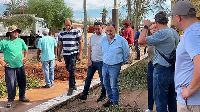 Temporal en La Rioja: Quintela recorrió las zonas afectadas y garantizó la asistencia para las familias damnificadas Temporal en La Rioja: Quintela recorrió las zonas afectadas y garantizó la asistencia para las familias damnificadas