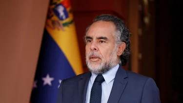 Presidente de Colombia nombra a Armando Benedetti ministro del Interior