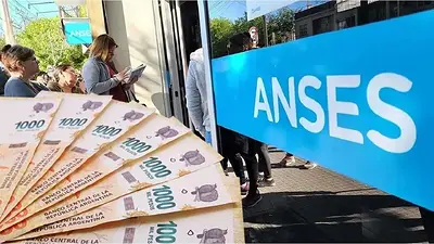 Dinero y edificio de ANSES. Dinero y edificio de ANSES.