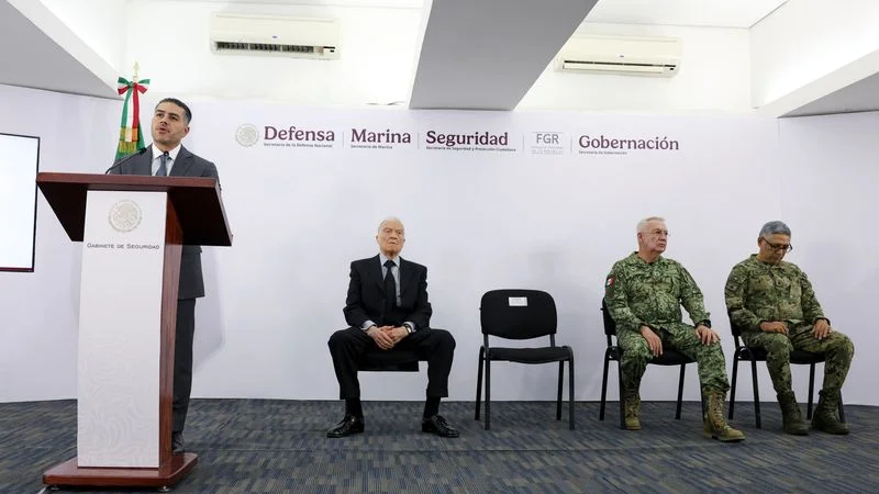 Expulsión "fast-track" de narcos a EEUU rompió procedimientos legales de extradición, según expertos