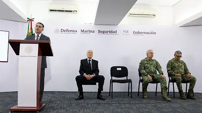 Expulsión "fast-track" de narcos a EEUU rompió procedimientos legales de extradición, según expertos Expulsión "fast-track" de narcos a EEUU rompió procedimientos legales de extradición, según expertos