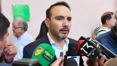 Tras apoyar la reforma laboral de Milei, Valdés congeló los salarios de estatales. "No hay margen" Tras apoyar la reforma laboral de Milei, Valdés congeló los salarios de estatales. "No hay margen"