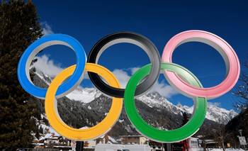 Niño que fue obligado a bajarse de bus en la nieve participará de ceremonia inaugural de Milán-Cortina | Olimpiadas