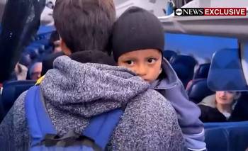 Niño ecuatoriano de cinco años detenido por el ICE vuelve a Minnesota, dice legislador | Niño