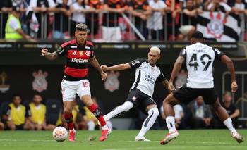 Decisión tardía del VAR desata polémica por expulsión de jugador tras descanso en Supercopa de Brasil | Brasil 