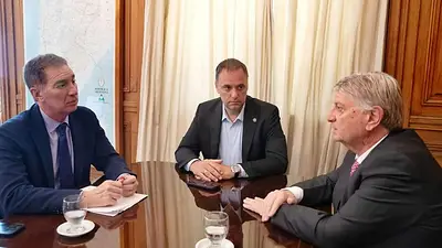 Ziliotto recibió a Adorni y Santilli para discutir la reforma laboral Ziliotto recibió a Adorni y Santilli para discutir la reforma laboral