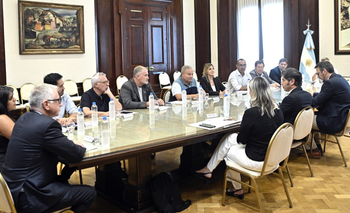 Kicillof firmó convenios con distintos municipios por más de 6 mil millones de pesos | Pba