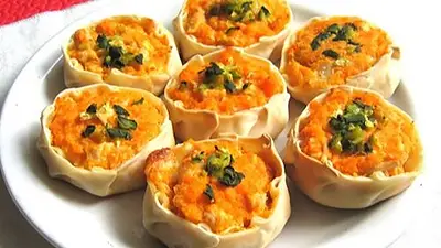 canastitas de pollo, choclo y calabaza. canastitas de pollo, choclo y calabaza.
