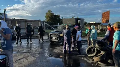 Despidos en Catamarca: trabajadores de una fábrica de electrodomésticos protestan y exigen el pago de sus indemnizaciones Despidos en Catamarca: trabajadores de una fábrica de electrodomésticos protestan y exigen el pago de sus indemnizaciones