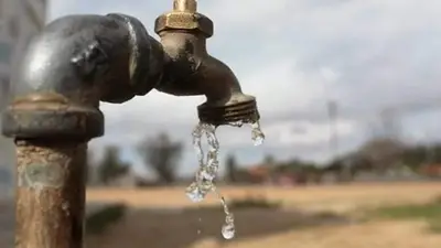 Crisis hídrica en una localidad de Santa Cruz: vecinos denuncian 10 días sin agua en diversos barrios Crisis hídrica en una localidad de Santa Cruz: vecinos denuncian 10 días sin agua en diversos barrios
