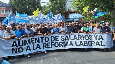 Más de 100 sindicatos marchan contra la reforma laboral: “Gobernadores cagones” Más de 100 sindicatos marchan contra la reforma laboral: “Gobernadores cagones”