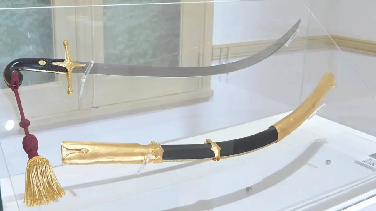 El sable corvo de San Martín