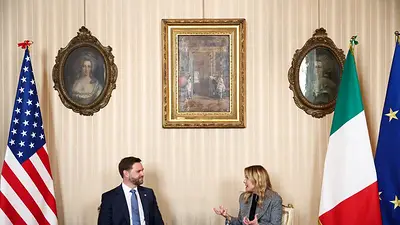 La primera ministra italiana minimiza la polémica sobre los agentes del ICE al reunirse con Vance La primera ministra italiana minimiza la polémica sobre los agentes del ICE al reunirse con Vance